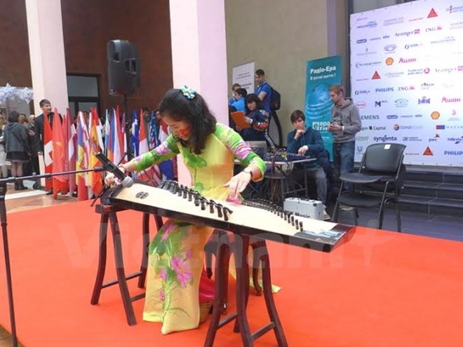 Le Vietnam participe à la Foire caritative de Bazaar en Ukraine