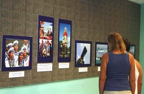 Ouverture de l’exposition «Mers et îles du Vietnam  beauté et paix»