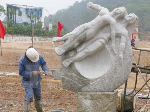Camp international de sculptures à Ho Chi Minh-Ville