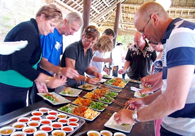 Cours de cuisine pour les touristes à Hôi An