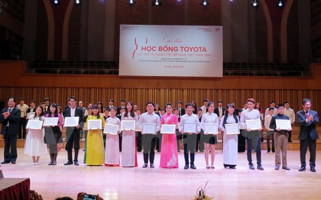 Plus de 500 millions de dongs de bourses Toyota 2015 aux talents de la musique