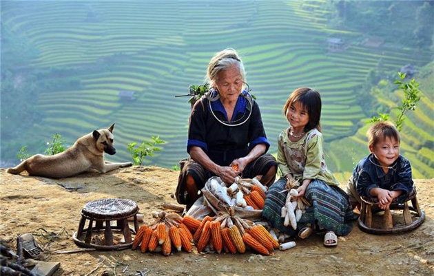 Lancement de l’exposition de photos artistiques du Vietnam 2016