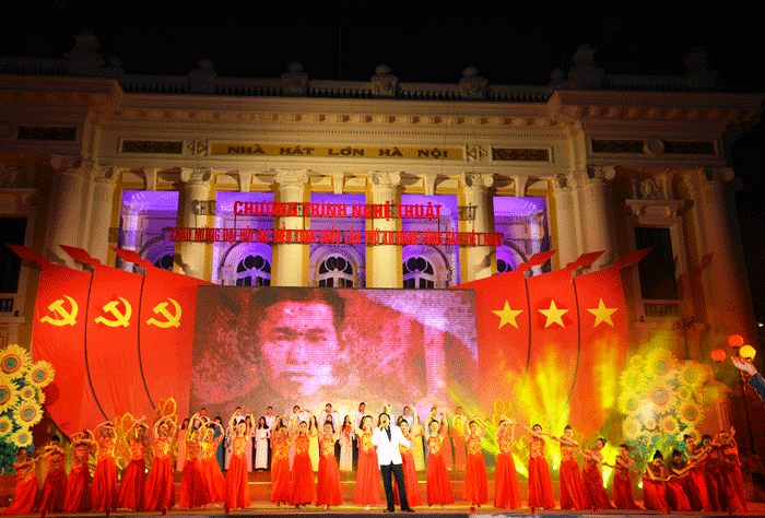 Programme artistique Brillant la foi en l’honneur du 12e Congrès national du PCV