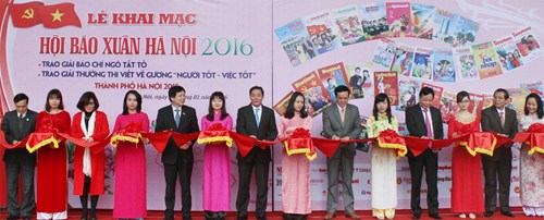 Des centaines d’imprimés pour la Fête de la presse printanière 2016 de Hanoi