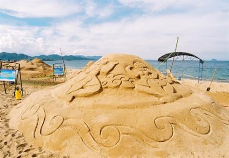 Présentation de la sculpture sur sable à Binh Thuân