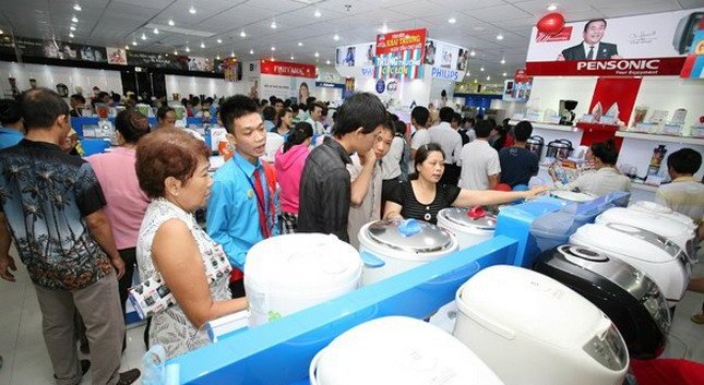 Les consommateurs vietnamiens ont tendance à limiter leurs dépenses
