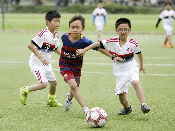 La Norvège aide Thua Thien-Hue dans le développement des clubs de football