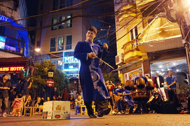 Un défilé spécial de Ao dai aura lieu dans la vieille ville de Hanoi