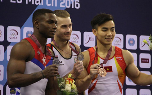 Pham Phuoc Hung médaillé de bronze à la Coupe du monde de gymnastique à Doha
