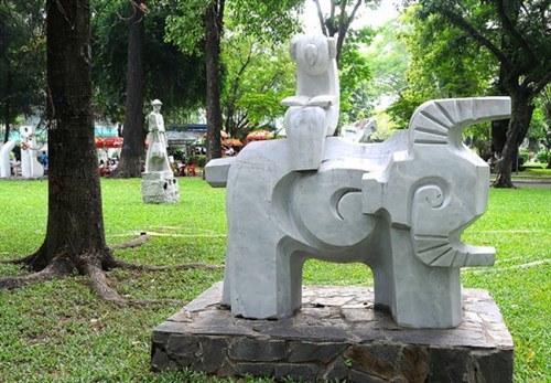 Un concours de conception de sculptures pour les lieux publics
