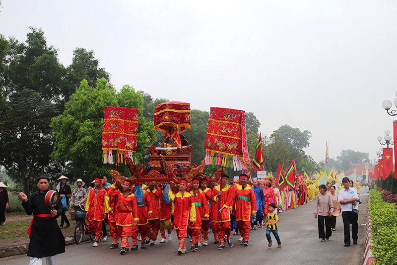 Quang Ninh  ouverture de la fête traditionnelle de Bach Dang