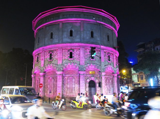 Hanoi l’illumination du château d’eau de Hang Dau donne plus de style à la capitale
