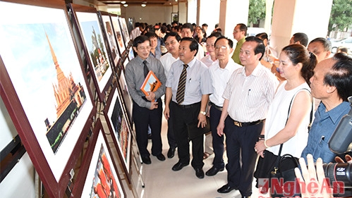 Nghê An Exposition photographique «Le Laos - Un beau pays»