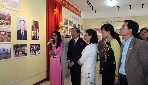 Dà Lat  inauguration d une exposition sur l’Assemblée nationale du Vietnam