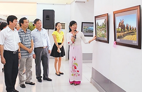 Hai Phong  Exposition photographique Découverte du Vietnam