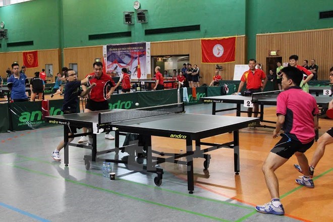 Premier tournoi de ping-pong des Vietnamiens à Berlin