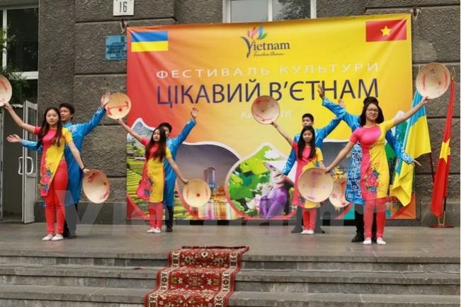 Présentation de la culture vietnamienne en Ukraine
