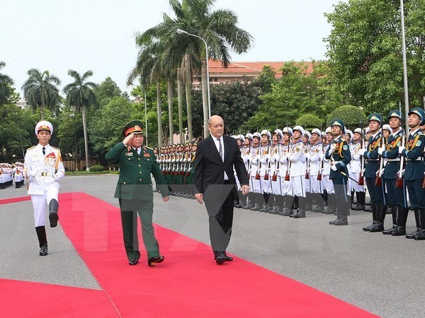 Vietnam et France renforcent leur coopération dans la défense