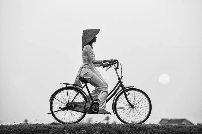 Présentation de l’ao dai du Vietnam à l’étranger