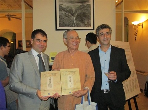 Présentation d’un manuscrit ancien Histoire de Luc Vân Tiên en trois langues