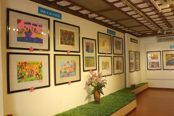 Camp de composition en littérature et arts pour les enfants de Da Nang