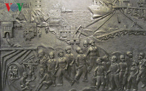 Exposition à Hanoi sur les mineurs de Quang Ninh