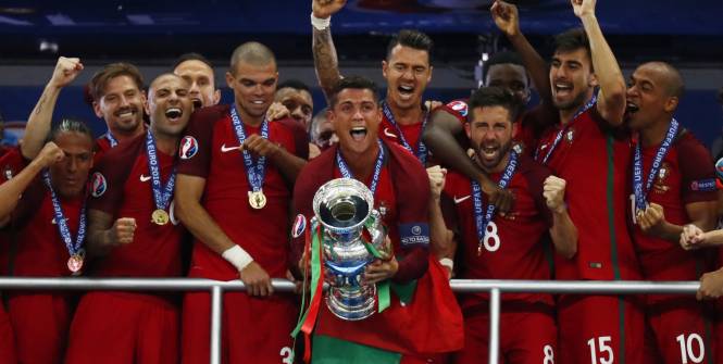 Le Portugal bat la France et remporte l Euro 2016