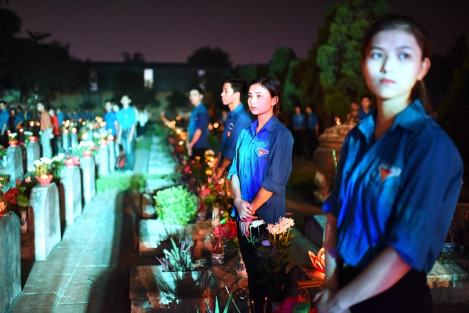 La jeunesse du pays à la mémoire des Morts pour la Patrie