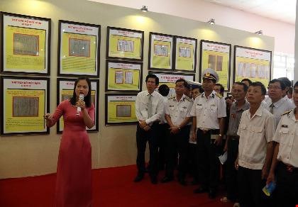Exposition de cartes et d archives sur Hoang Sa et Truong Sa à Kien Giang