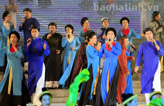Festival du chant folklorique vi et dam de Nghê Tinh 2016