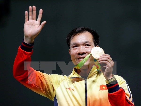 Les médias internationaux louent la victoire du tireur Hoang Xuan Vinh aux JO