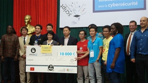 Cybersécurité l’équipe VNSEC, gagnante du concours RiSk[Solutions]