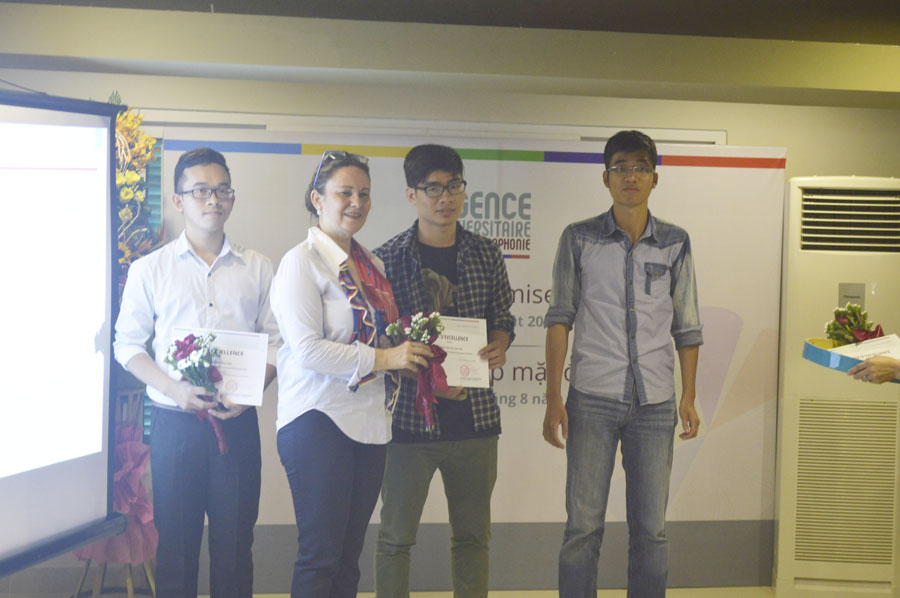 Hanoi cérémonie de remise des prix aux jeunes talents de l’AUF