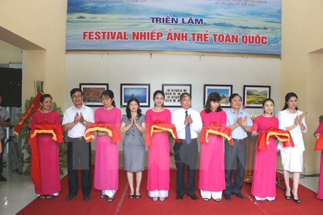Hai Phong  Ouverture du Festival national des jeunes photographes 2016