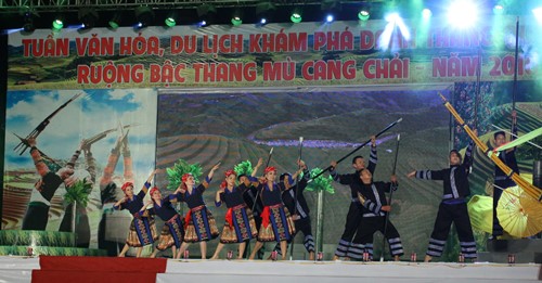 Semaine culturelle et touristique des rizières en terrasses de Mu Cang Chai 2016