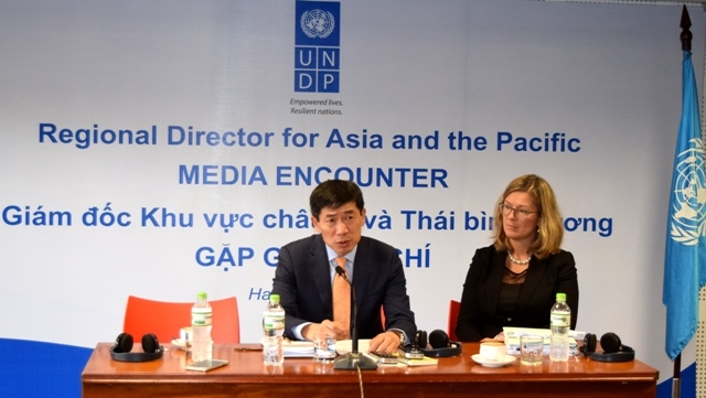 Le directeur du Bureau régional pour l Asie et le Pacifique du PNUD rencontre des médias vietnamiens