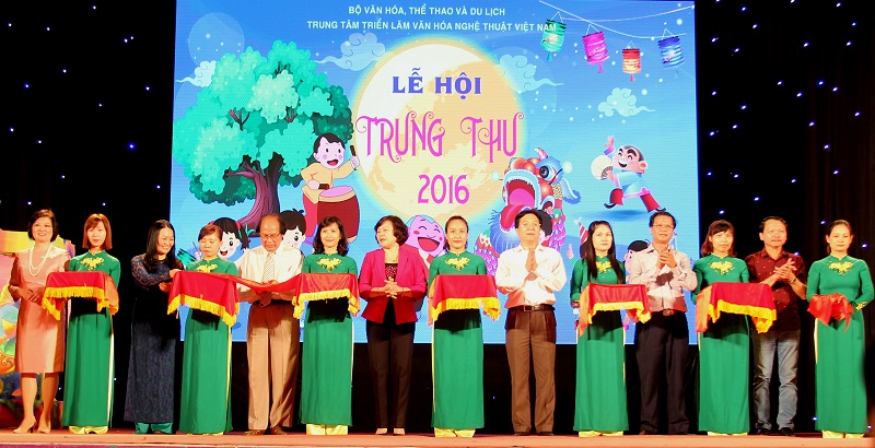 Ouverture de l exposition La fête de la Mi-automne du Vietnam et la communauté de l ASEAN