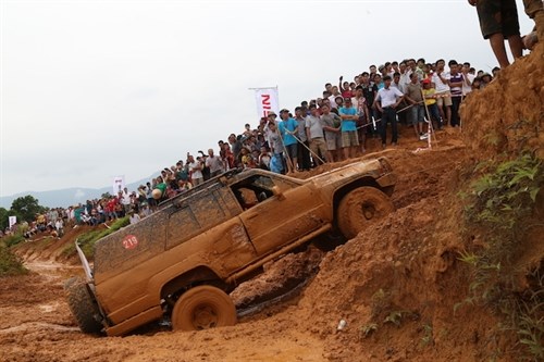 Des pilotes amateurs vont surmonter les défis à la coupe Offroad du Vietnam
