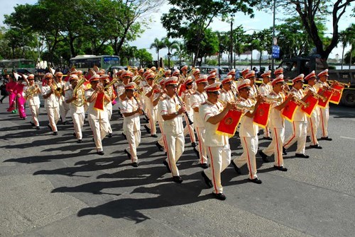 Le Vietnam assiste au concert mondial de musique de la police au Japon