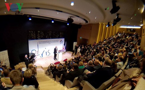 Le Vietnam au congrès annuel de l’Association mondiale de la presse russe à Paris