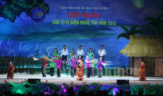 Ouverture du festival du chant folklorique ví et giặm de Nghê Tinh 2016
