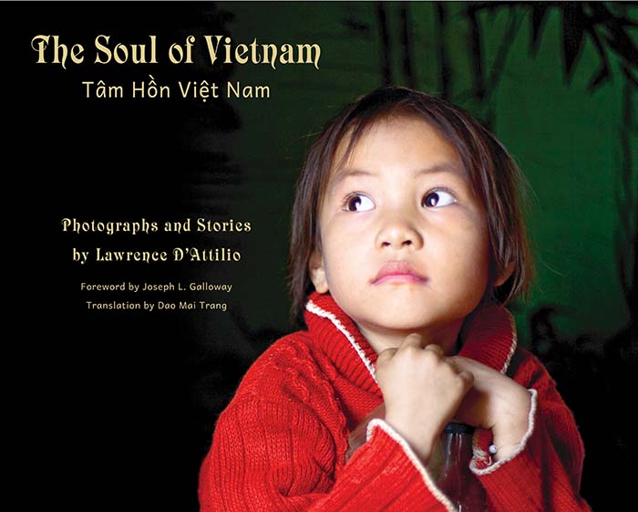Présentation du livre L’âme du Vietnam d un photographe américain