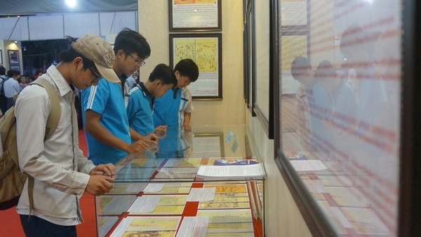Exposition «Hoàng Sa, Truong Sa du Vietnam - les preuves historiques et juridiques» à Vinh Long