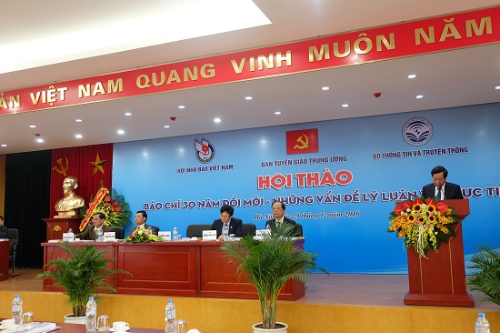 Colloque national sur 30 ans de renouveau de la presse vietnamienne