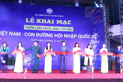 Exposition ‘’Vietnam – chemin de l’intégration internationale’’ à Hanoi
