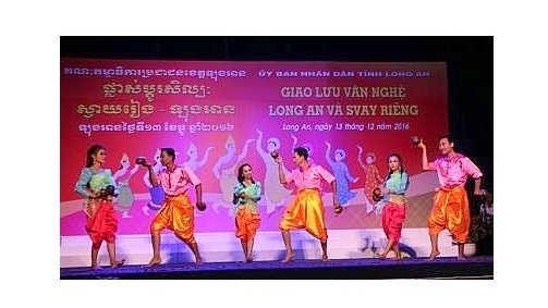Échange culturel entre le Vietnam et le Cambodge