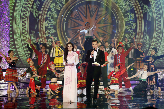 Ouverture du 36e Festival national de la Télévision à Lao Cai