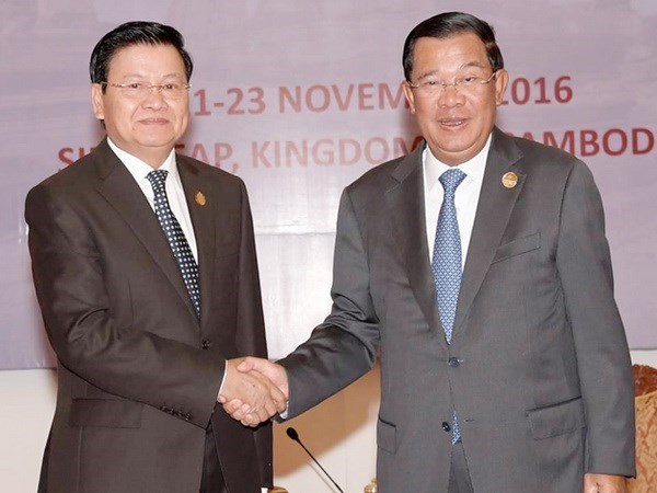Inauguration de la nouvelle paire de portes frontalières entre le Cambodge et le Laos