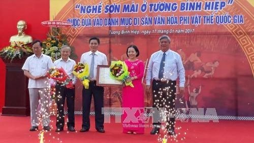Binh Duong  l’artisanat de la laque est reconnu en tant que patrimoine immatériel national