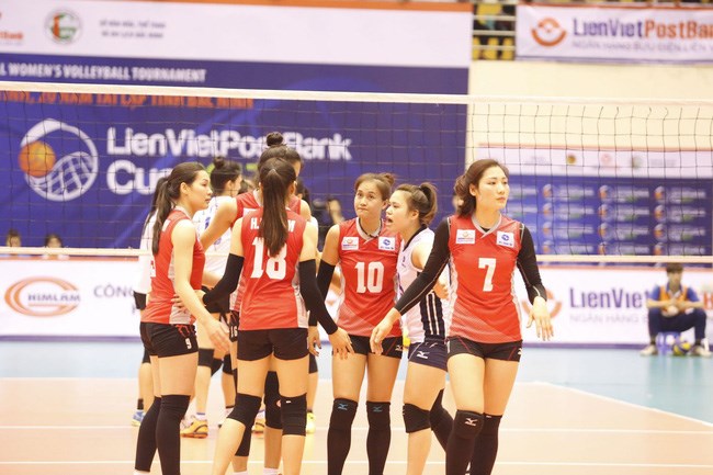 Volley-ball féminin LienVienPostBank remporte son tournoi